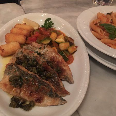 Larry's Cafe and Bar